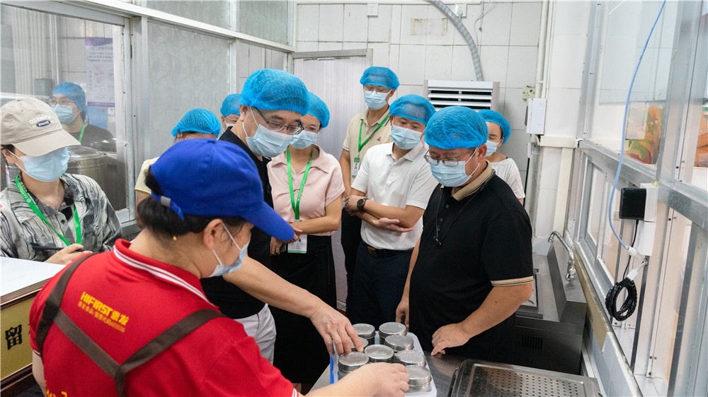 自治区技工教研室领导莅临我校开展食品安全专项检查(图2)