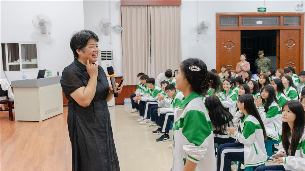 青春不迷茫，成长有力量 —— 我校开展中职生青春期心理成长讲座(图4)