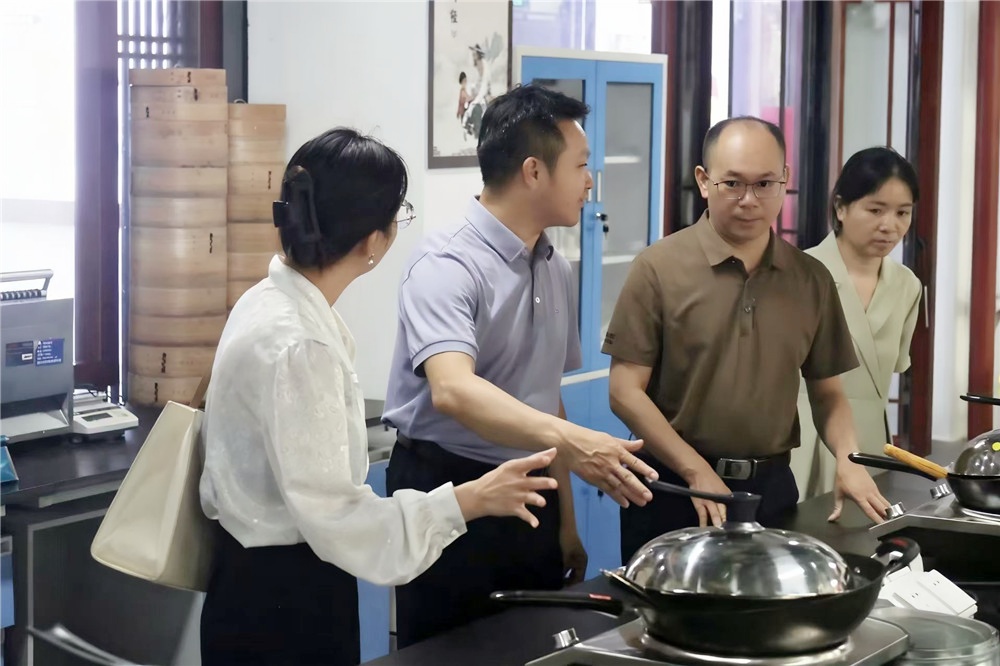 学习借鉴促发展,携手共育康养人才——我校赴广西城市职业大学健康学院学习交流(图7) 学习借鉴促发展,携手共育康养人才——我校赴广西城市职业大学健康学院学习交流(图7)