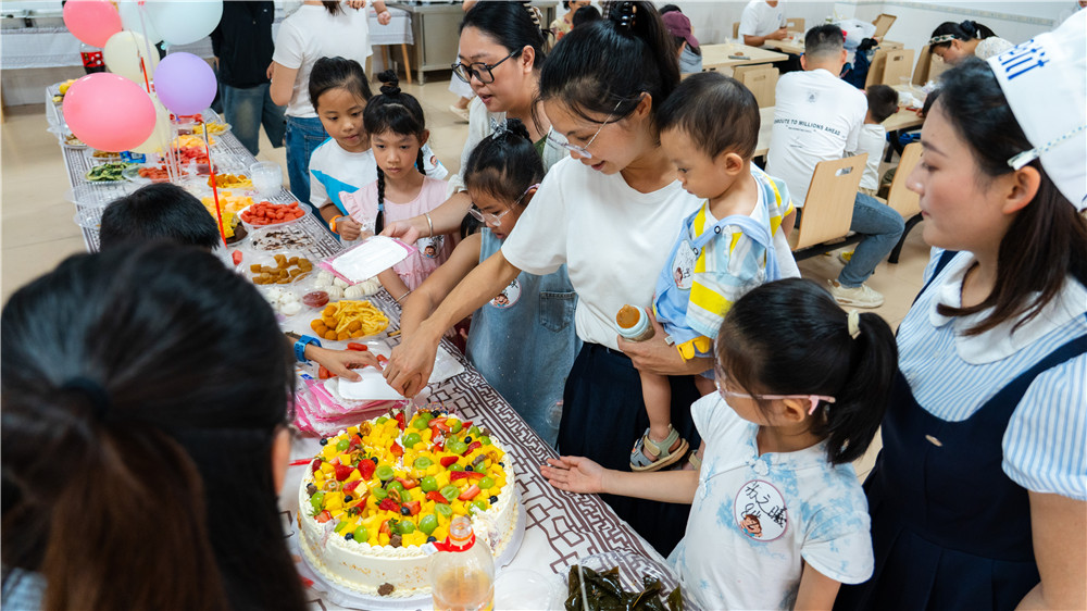 快乐“食”光・童心飞扬——广西群贤技工学校开展2026年亲子手作嘉年华活动(图15) 快乐“食”光・童心飞扬——广西群贤技工学校开展2026年亲子手作嘉年华活动(图15)