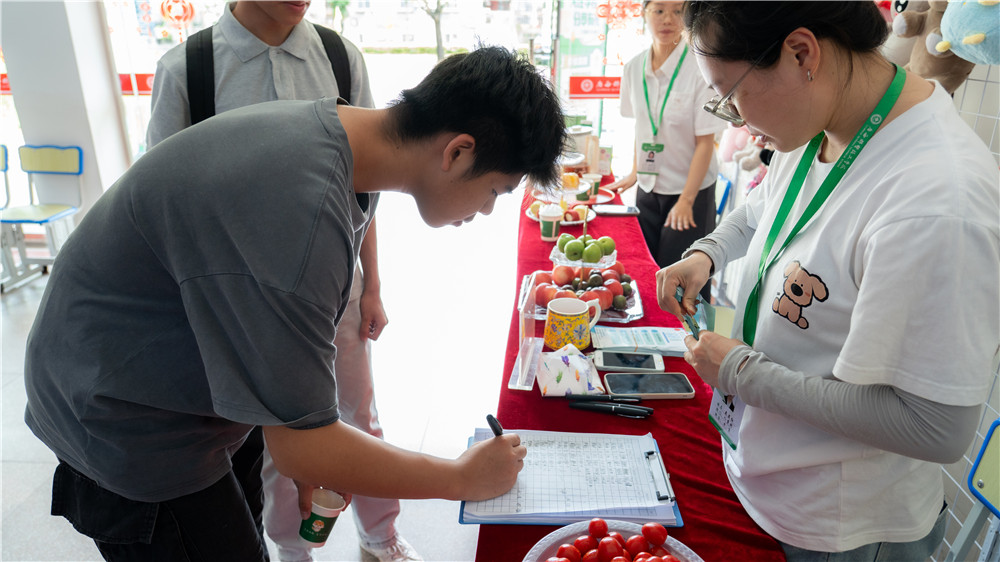现场直击|广西群贤技工学校校园开放日火爆!免费实操、到访有礼、报名抽大奖!(图6) 现场直击|广西群贤技工学校校园开放日火爆!免费实操、到访有礼、报名抽大奖!(图6)