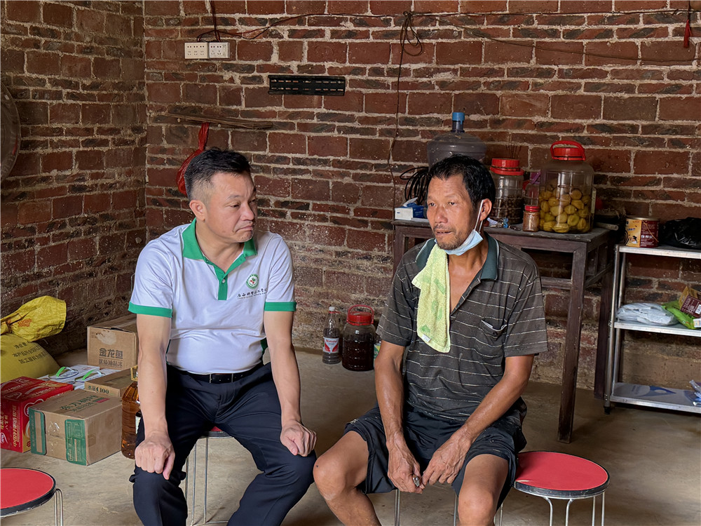 心系受灾学生 倾情纾困解难——广西群贤技工学校开展慰问受灾学生家庭活动(图6) 心系受灾学生 倾情纾困解难——广西群贤技工学校开展慰问受灾学生家庭活动(图6)