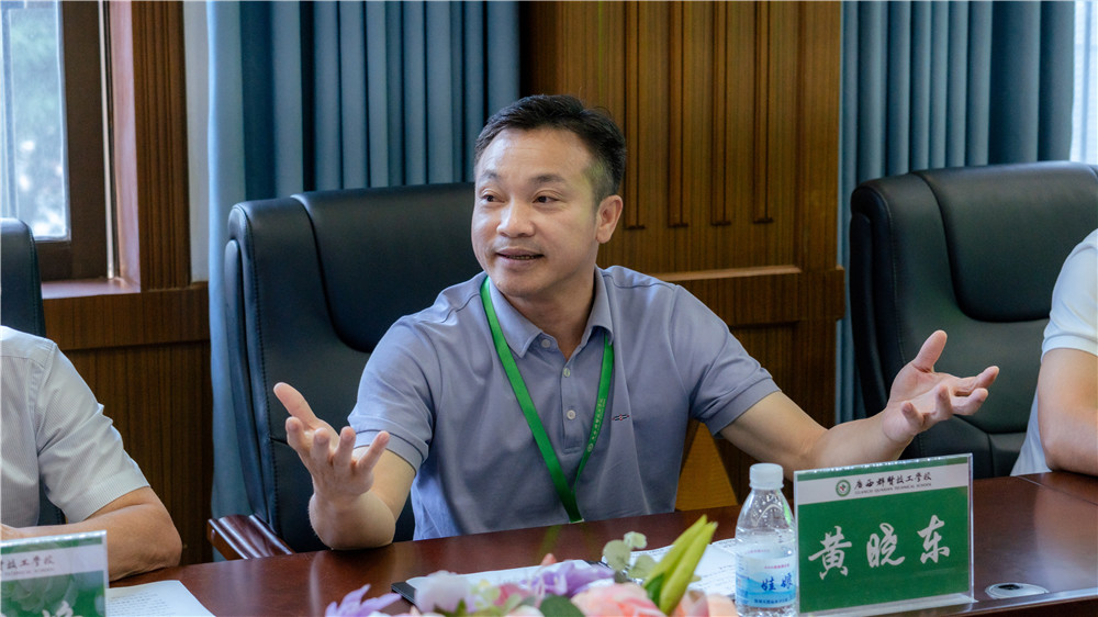 十爱润心 立德树人|广西群贤技工学校2026年春季学期十爱教育主题汇报会圆满完成(图7) 十爱润心 立德树人|广西群贤技工学校2026年春季学期十爱教育主题汇报会圆满完成(图7)
