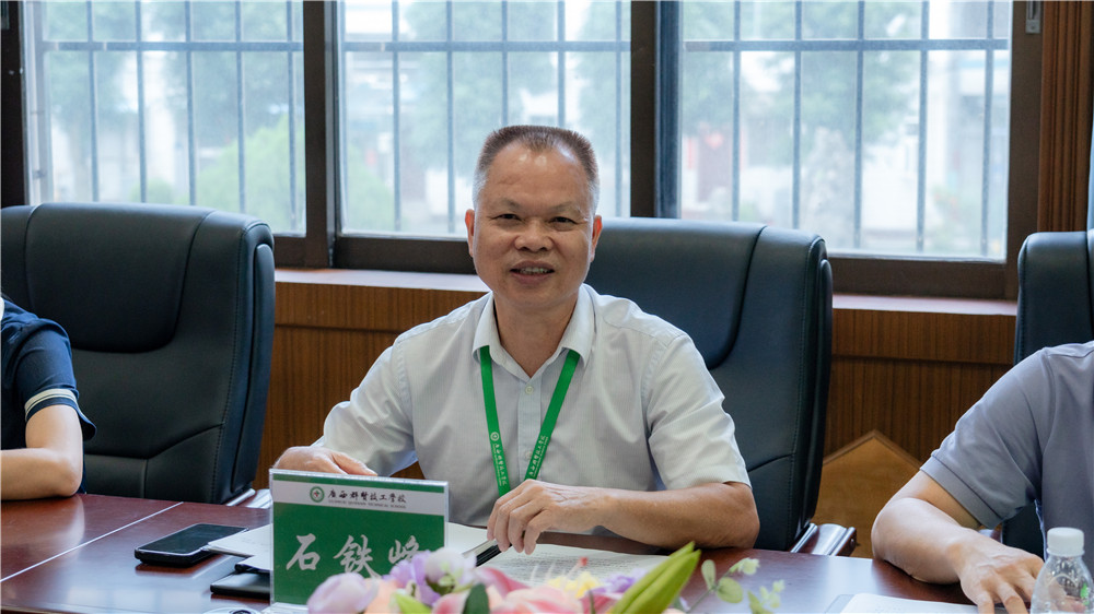 十爱润心 立德树人|广西群贤技工学校2026年春季学期十爱教育主题汇报会圆满完成(图8) 十爱润心 立德树人|广西群贤技工学校2026年春季学期十爱教育主题汇报会圆满完成(图8)