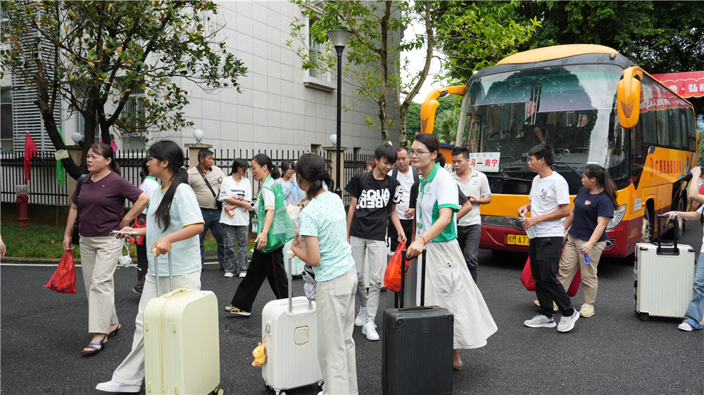 青春启航 逐梦群贤--热烈欢迎2026级新同学!(图4) 青春启航 逐梦群贤--热烈欢迎2026级新同学!(图4)
