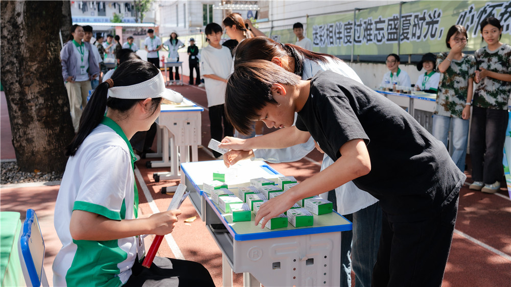 提灯引路・技耀青春——广西群贤技工学校开展2026级新生入学教育系列活动(图6) 提灯引路・技耀青春——广西群贤技工学校开展2026级新生入学教育系列活动(图6)