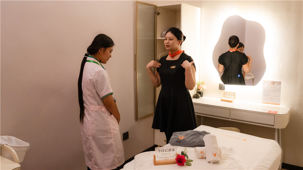 研学进行时|广西群贤技工学校26级美容保健专业赴佐登妮丝(广州)美容化妆品有限公司研学(图6) 研学进行时|广西群贤技工学校26级美容保健专业赴佐登妮丝(广州)美容化妆品有限公司研学(图6)