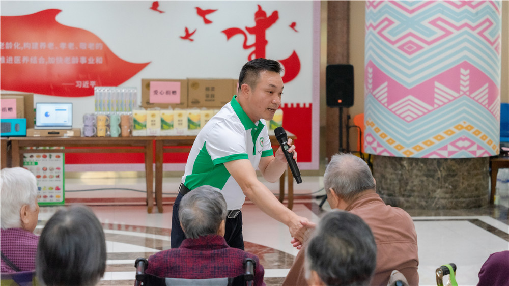 敬老从心开始 助老从我做起 ——我校开展重阳节敬老爱老主题活动(图7)