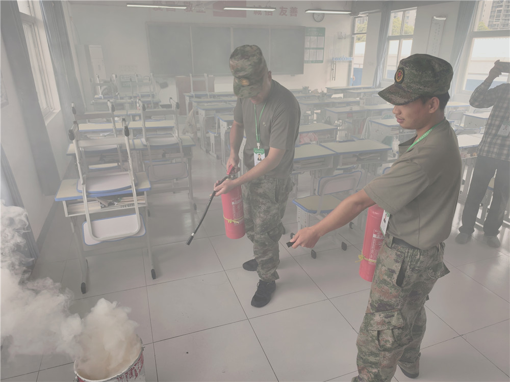 以练筑防 平安校园——学校2025年秋学期消防应急疏散演练圆满完成(图2)