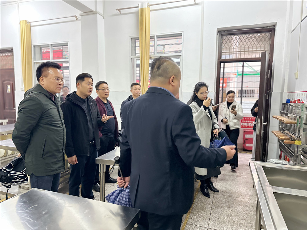 校际交流促提升 聚焦教学谋发展 ——我校赴广西商业技师学院（南宁教学点）学习交流(图4)