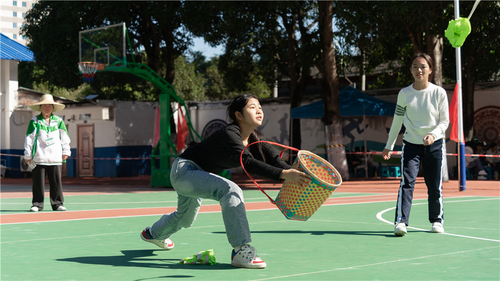 快乐运动 闪耀青春——我校2025年秋季学期校园运动会暨体育嘉年华精彩纷呈(图24)