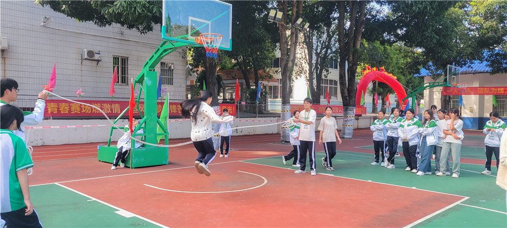 快乐运动 闪耀青春——我校2025年秋季学期校园运动会暨体育嘉年华精彩纷呈(图25)