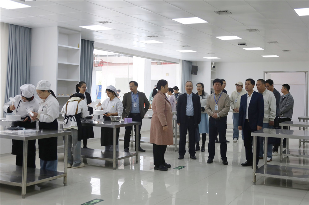 校校合作 结对帮扶——我校赴广西商贸技师学院学习交流(图2)