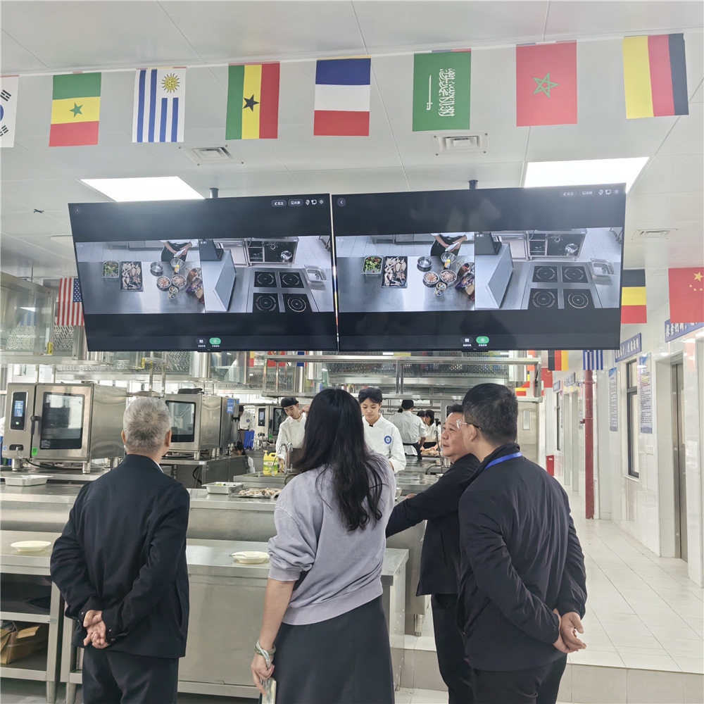 对标先进学经验 | 我校赴广西二轻技师学院学习交流(图3)