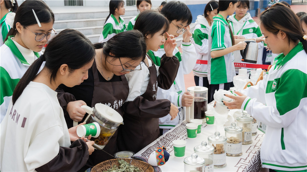 社团开放日 | 绽放青春光彩 共筑多彩校园(图2)
