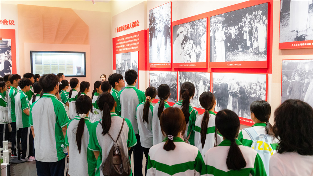 缅怀革命先烈・传承红色基因——我校开展爱国主义价值观培育实践活动(图3)