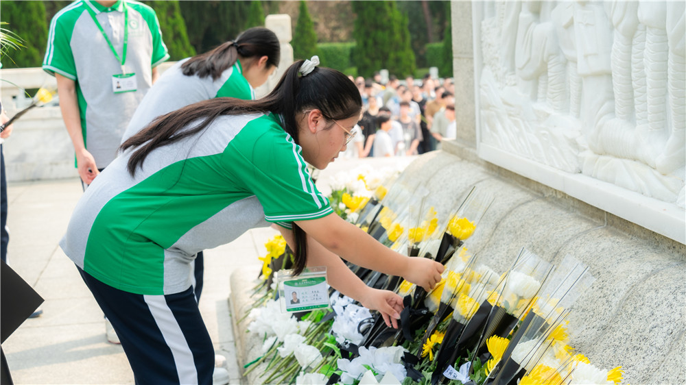 缅怀革命先烈・传承红色基因——我校开展爱国主义价值观培育实践活动(图9)