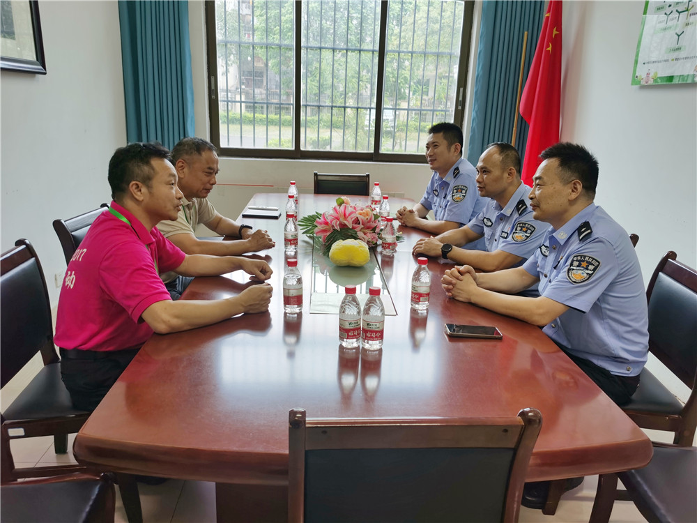 警校联动聚合力，严守平安第一线——南宁市公安局上尧派出所深入我校指导校园安全工作(图1)