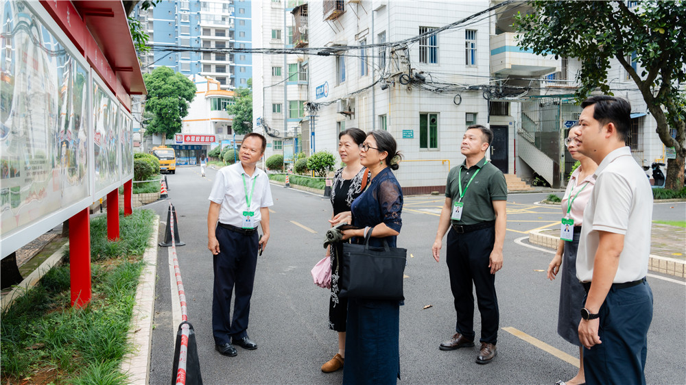 自治区技工教育研究室领导莅临广西群贤技工学校指导工作(图3)